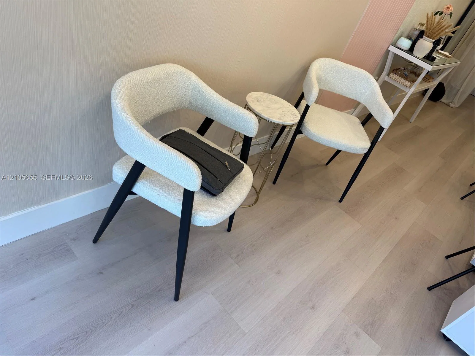 Complete Nail Salon Equipment Package with Growth Potential
