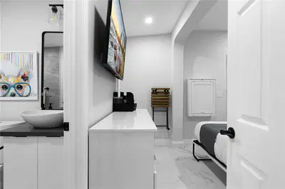 Profitable Turnkey Airbnb with Strong Year Round Demand