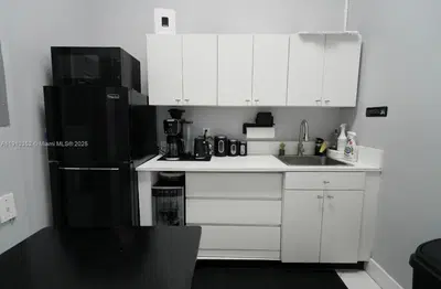 Thriving Hair Salon with Turnkey Operations