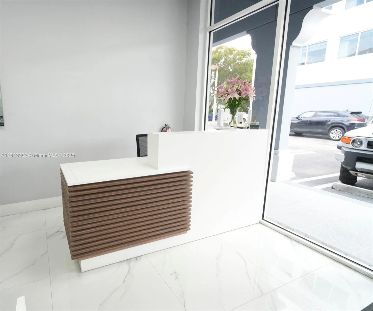 Thriving Hair Salon with Turnkey Operations