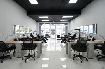 Thriving Hair Salon with Turnkey Operations