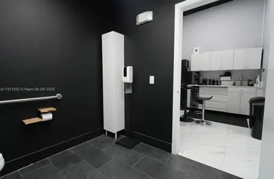 Thriving Hair Salon with Turnkey Operations