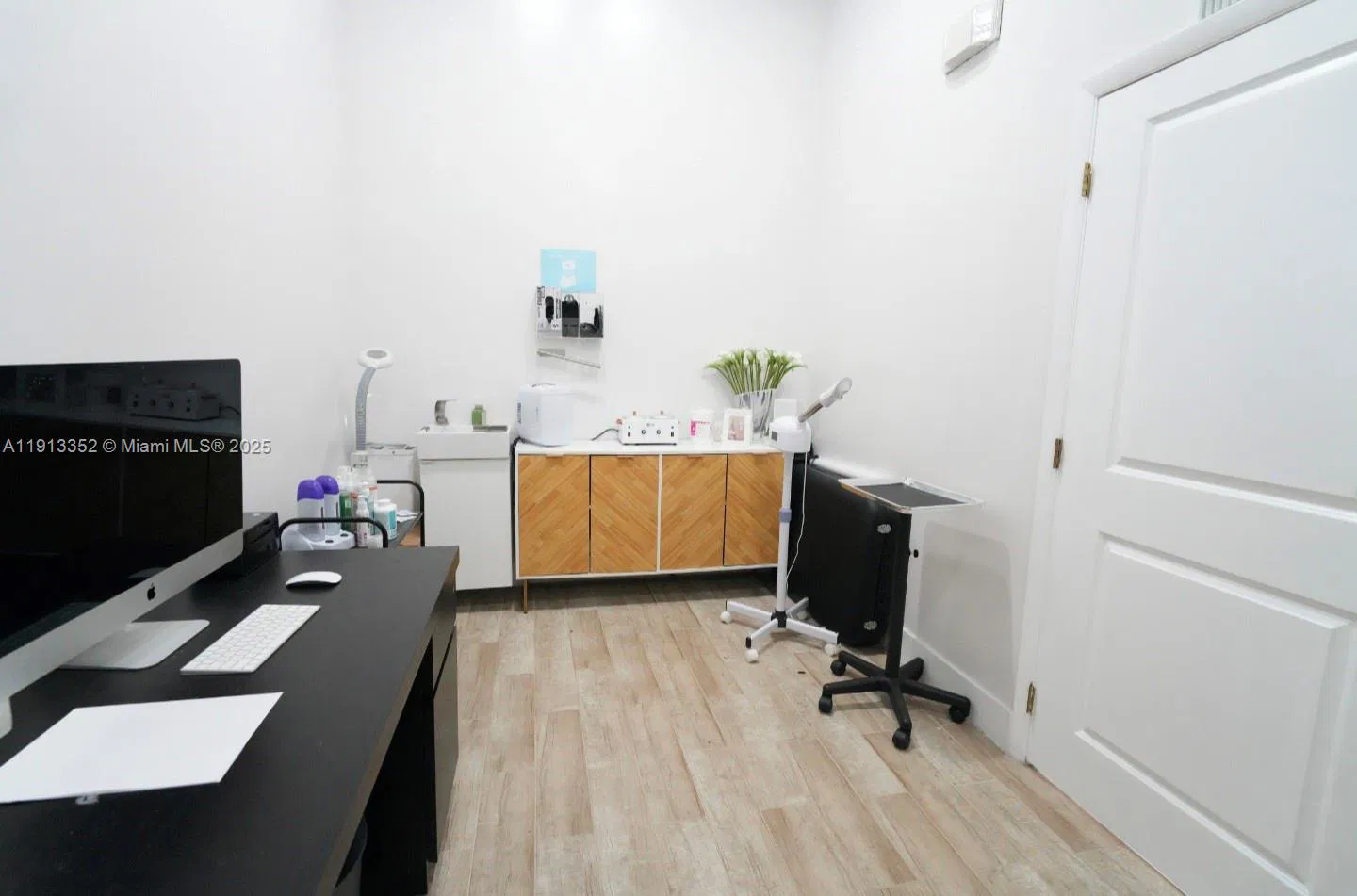 Thriving Hair Salon with Turnkey Operations