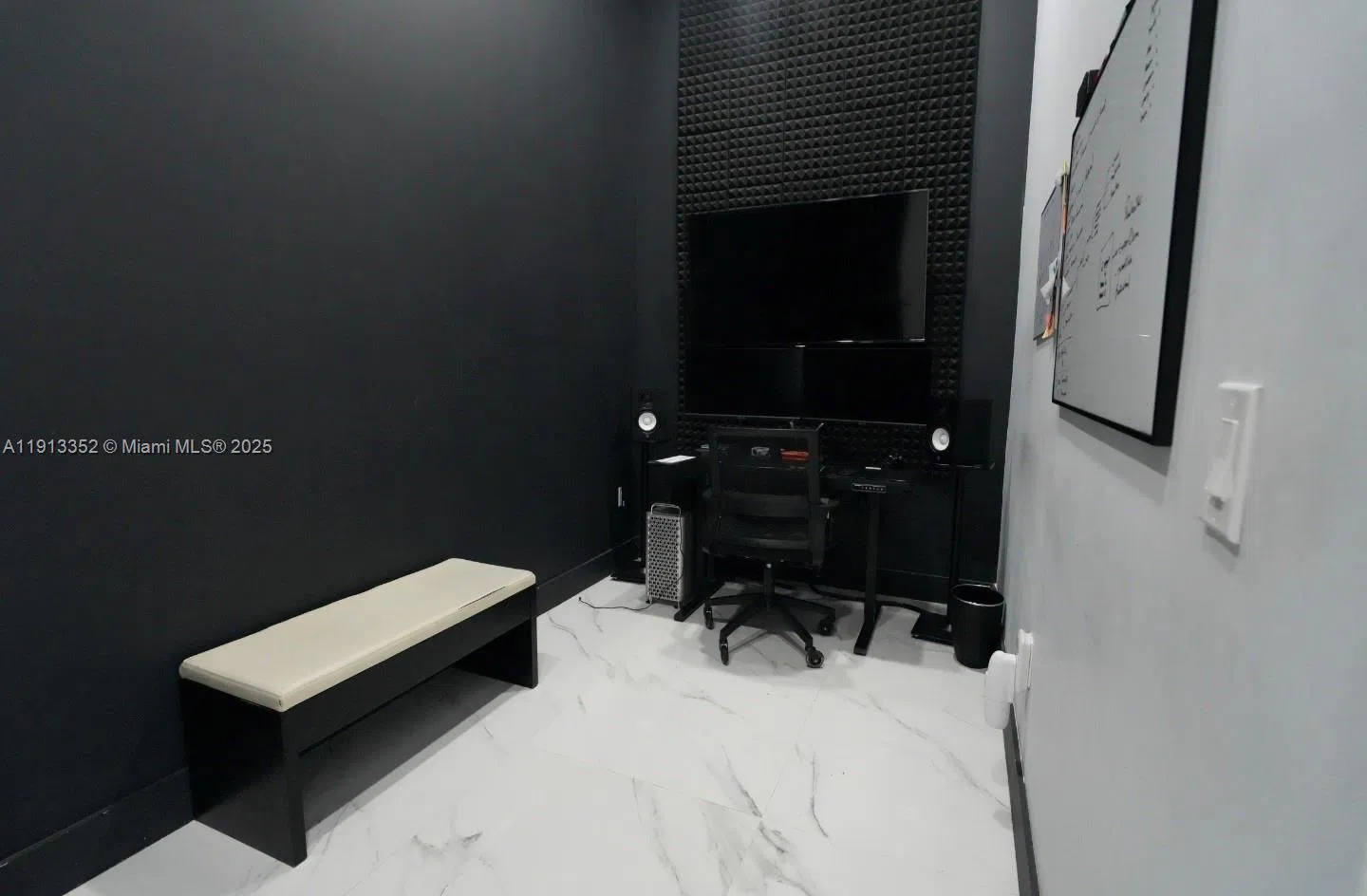 Thriving Hair Salon with Turnkey Operations