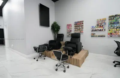 Thriving Hair Salon with Turnkey Operations