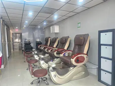 Turnkey Beauty Salon with Strong Employee Retention