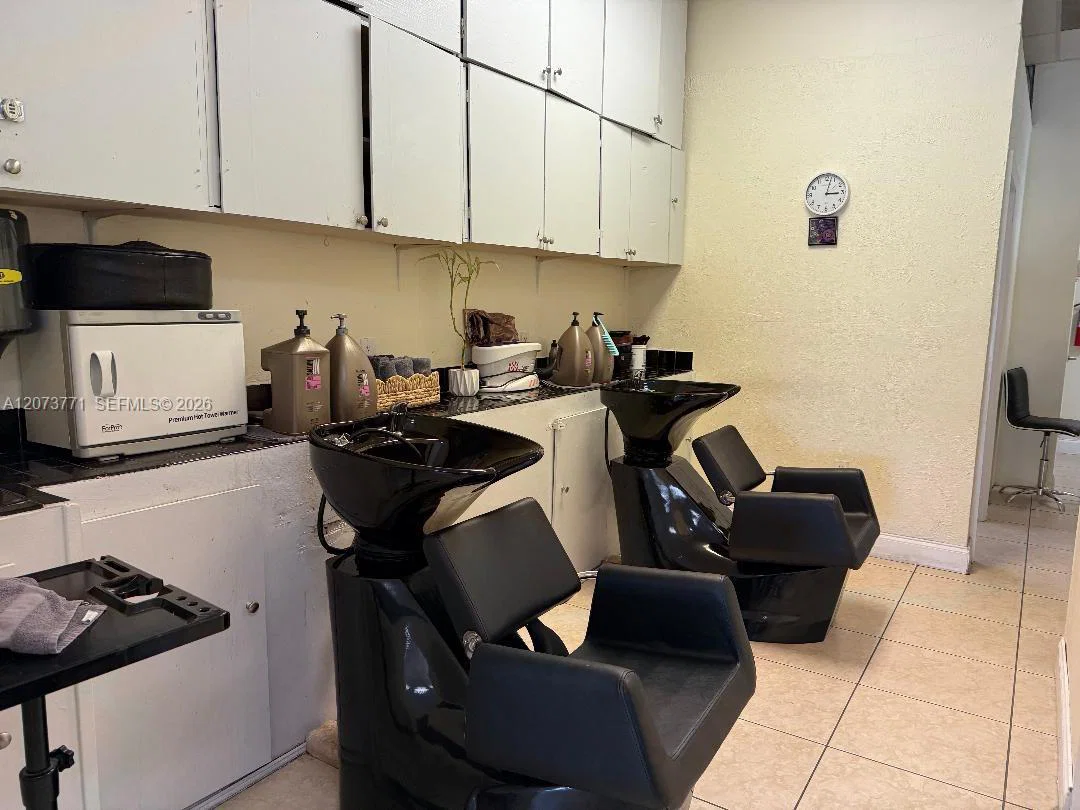 Thriving Beauty and Nail Salon with Prime Location