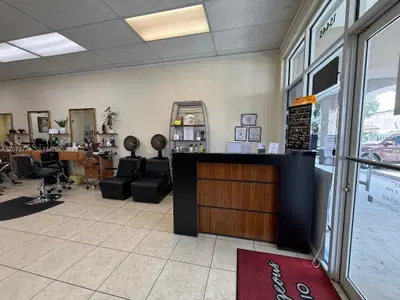 Thriving Beauty and Nail Salon with Prime Location