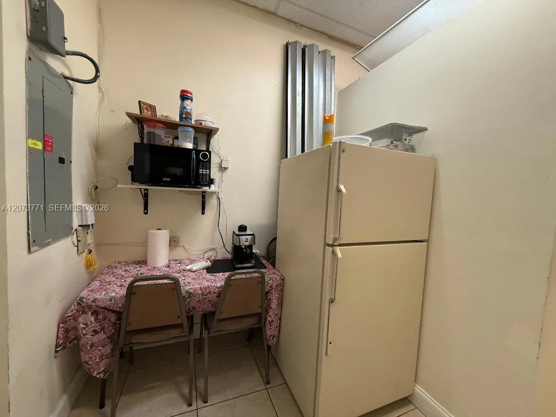Thriving Beauty and Nail Salon with Prime Location
