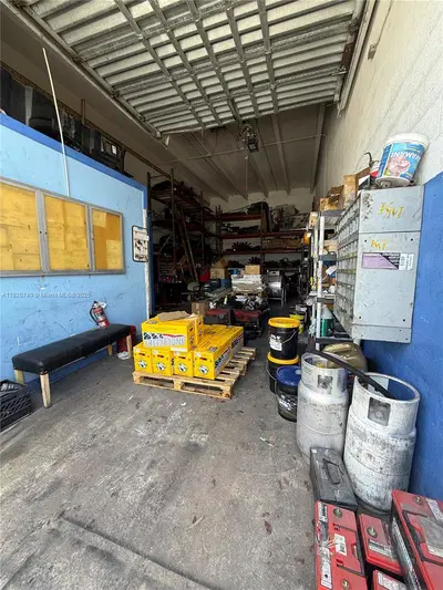 Established Semi Truck Repair with Loyal Client Base