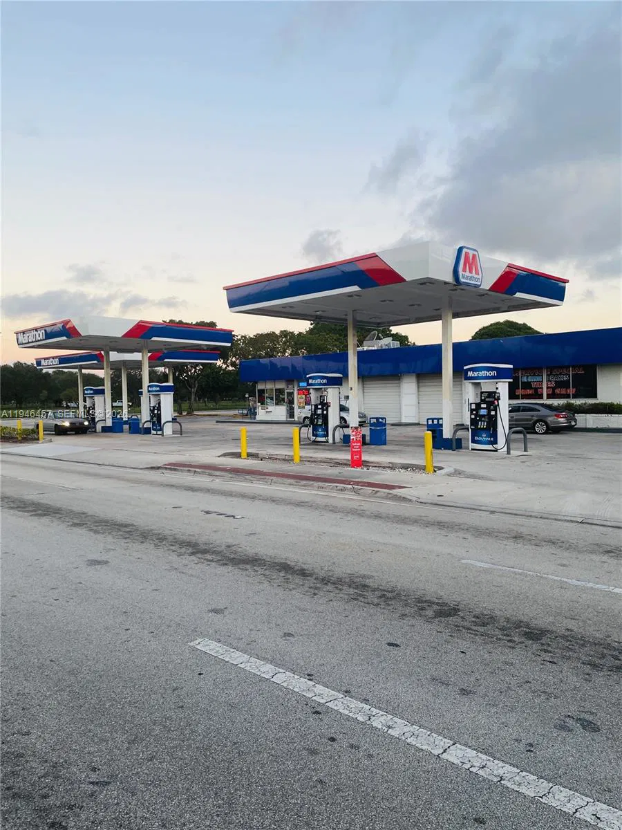 Profitable Gas Station and Convenience Store with High Traffic Location
