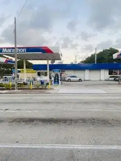 Profitable Gas Station and Convenience Store with High Traffic Location