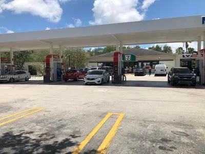 Profitable 7 Eleven Franchise with High Traffic Prime Location