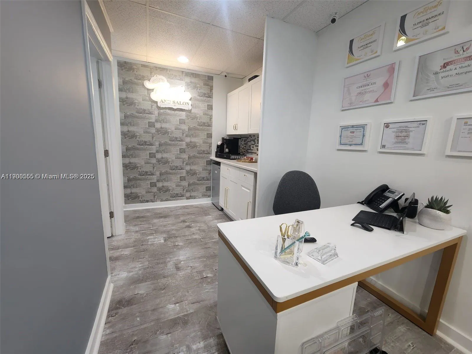 Turnkey Spa with Established Clientele