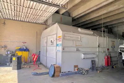 Turnkey Auto Body Shop with Established Dealership Relationships