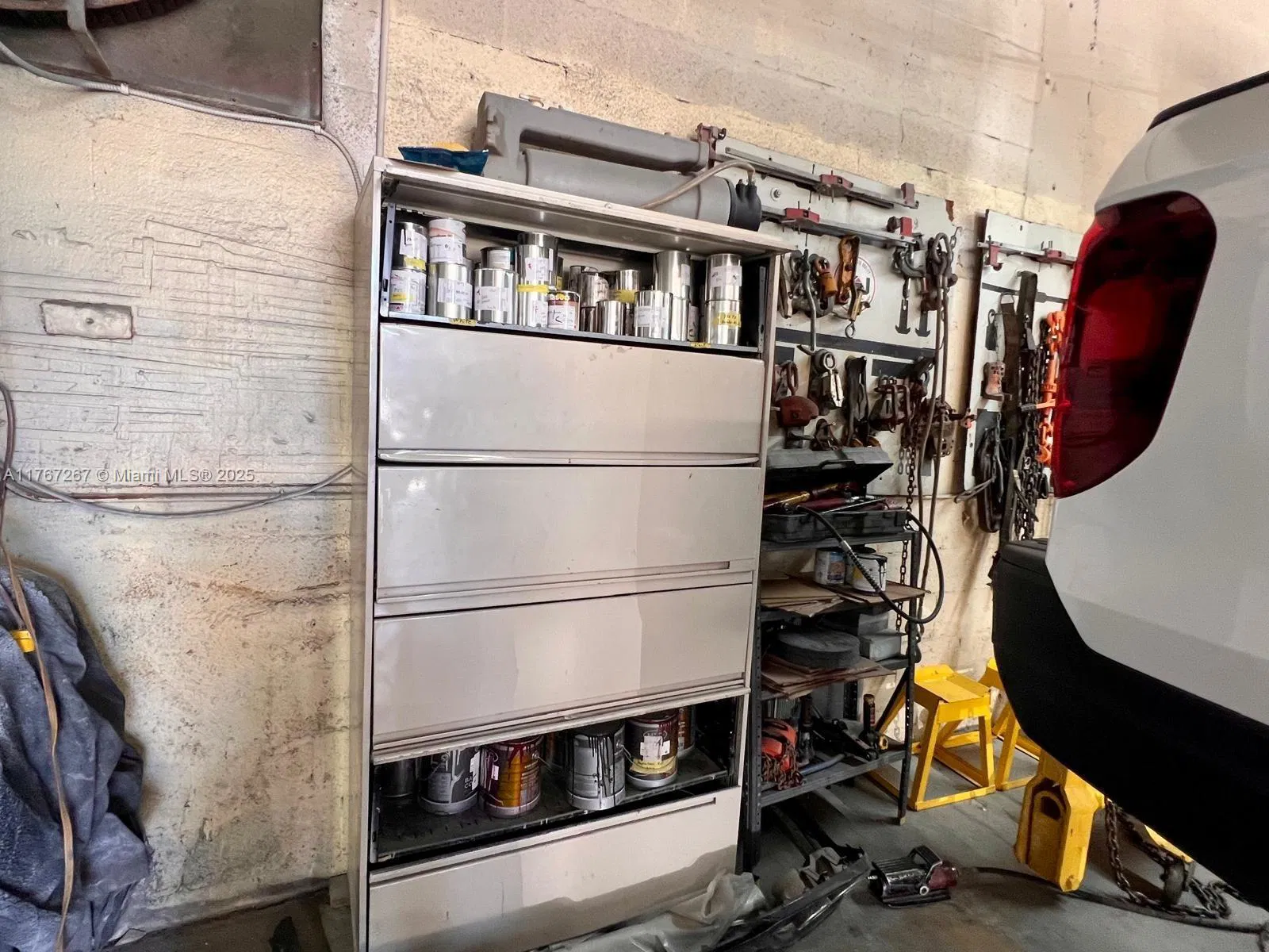 Turnkey Auto Body Shop with Established Dealership Relationships