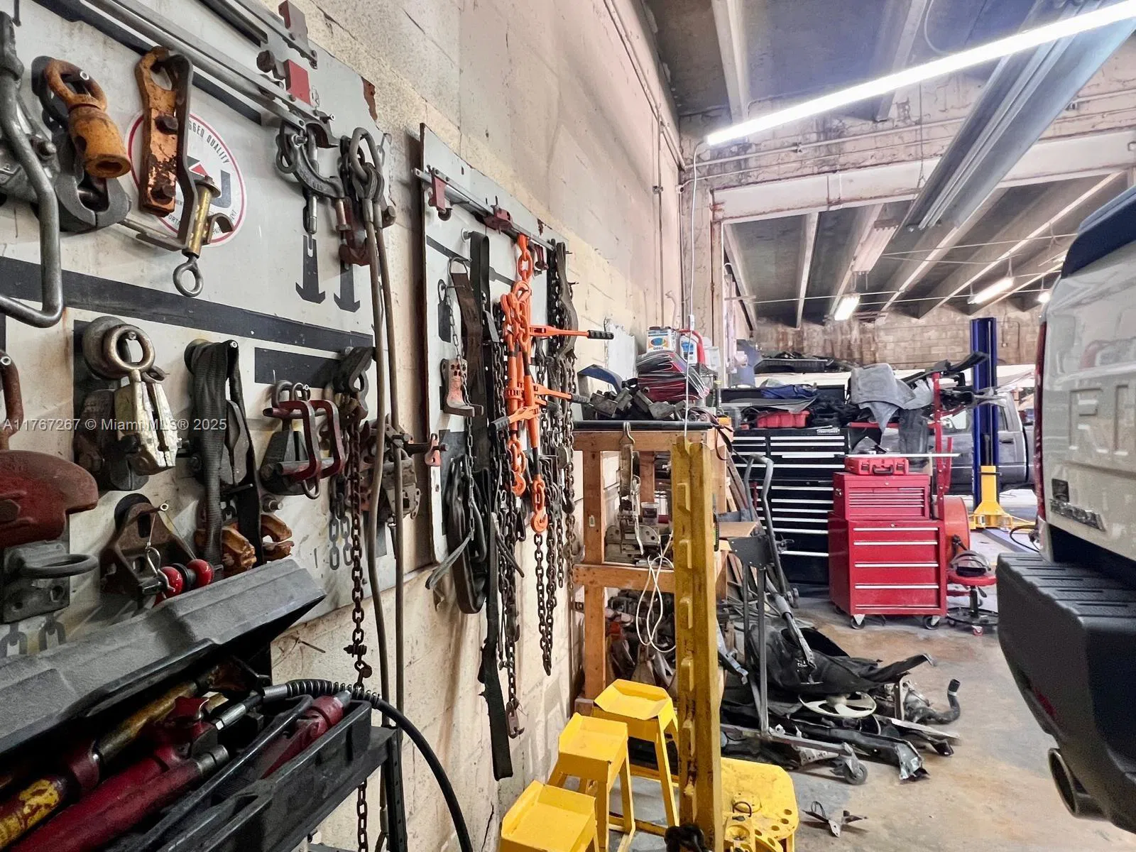 Turnkey Auto Body Shop with Established Dealership Relationships