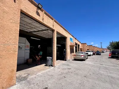 Turnkey Auto Body Shop with Established Dealership Relationships