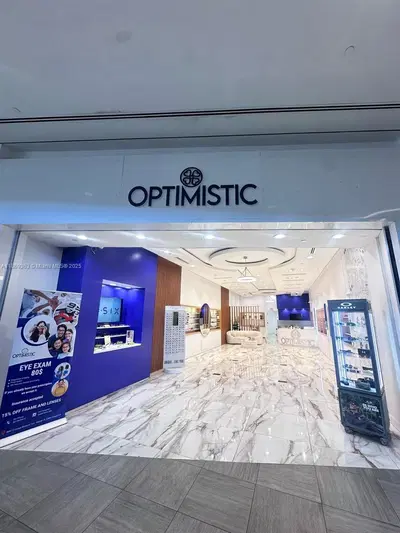 Thriving Optometry Clinic with High Traffic Location