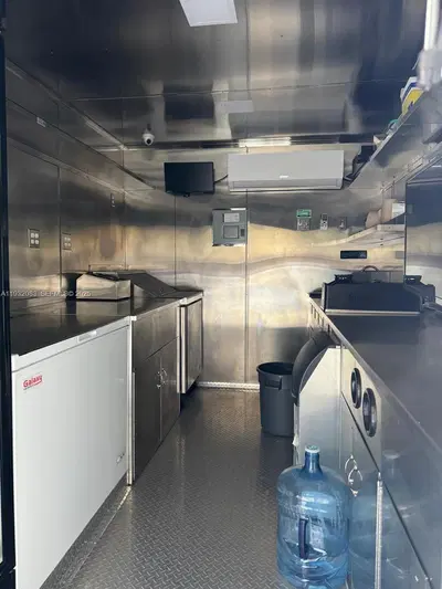 Turnkey Mobile Food Trailer with Flexible Operations