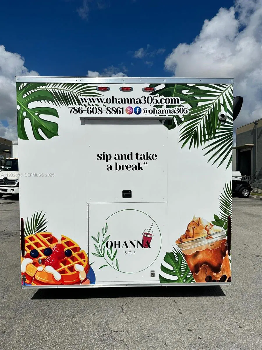 Turnkey Mobile Food Trailer with Flexible Operations