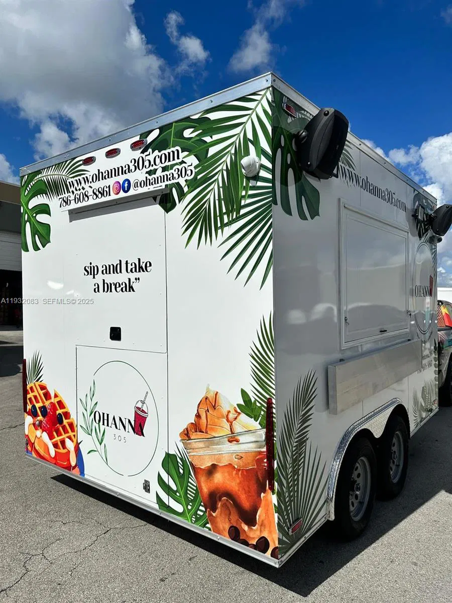 Turnkey Mobile Food Trailer with Flexible Operations