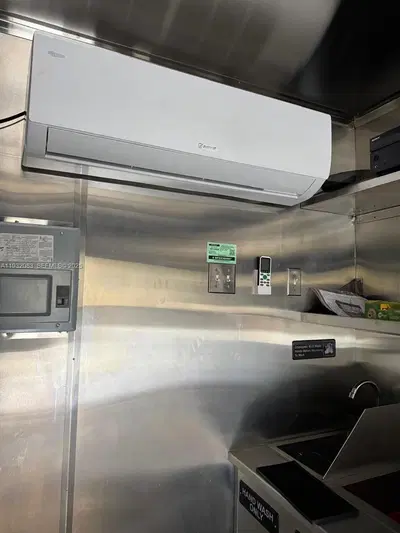 Turnkey Mobile Food Trailer with Flexible Operations