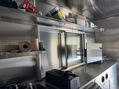 Turnkey Mobile Food Trailer with Flexible Operations