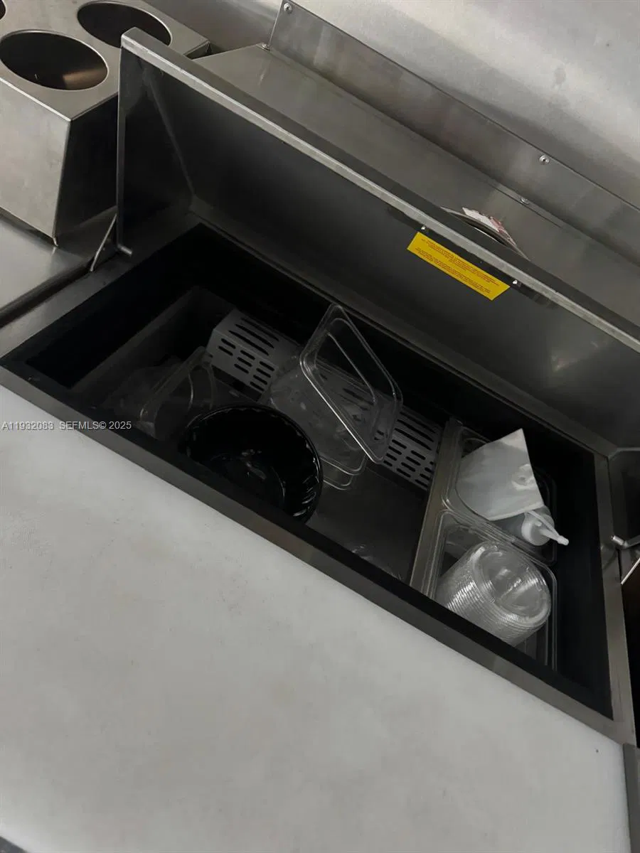 Turnkey Mobile Food Trailer with Flexible Operations