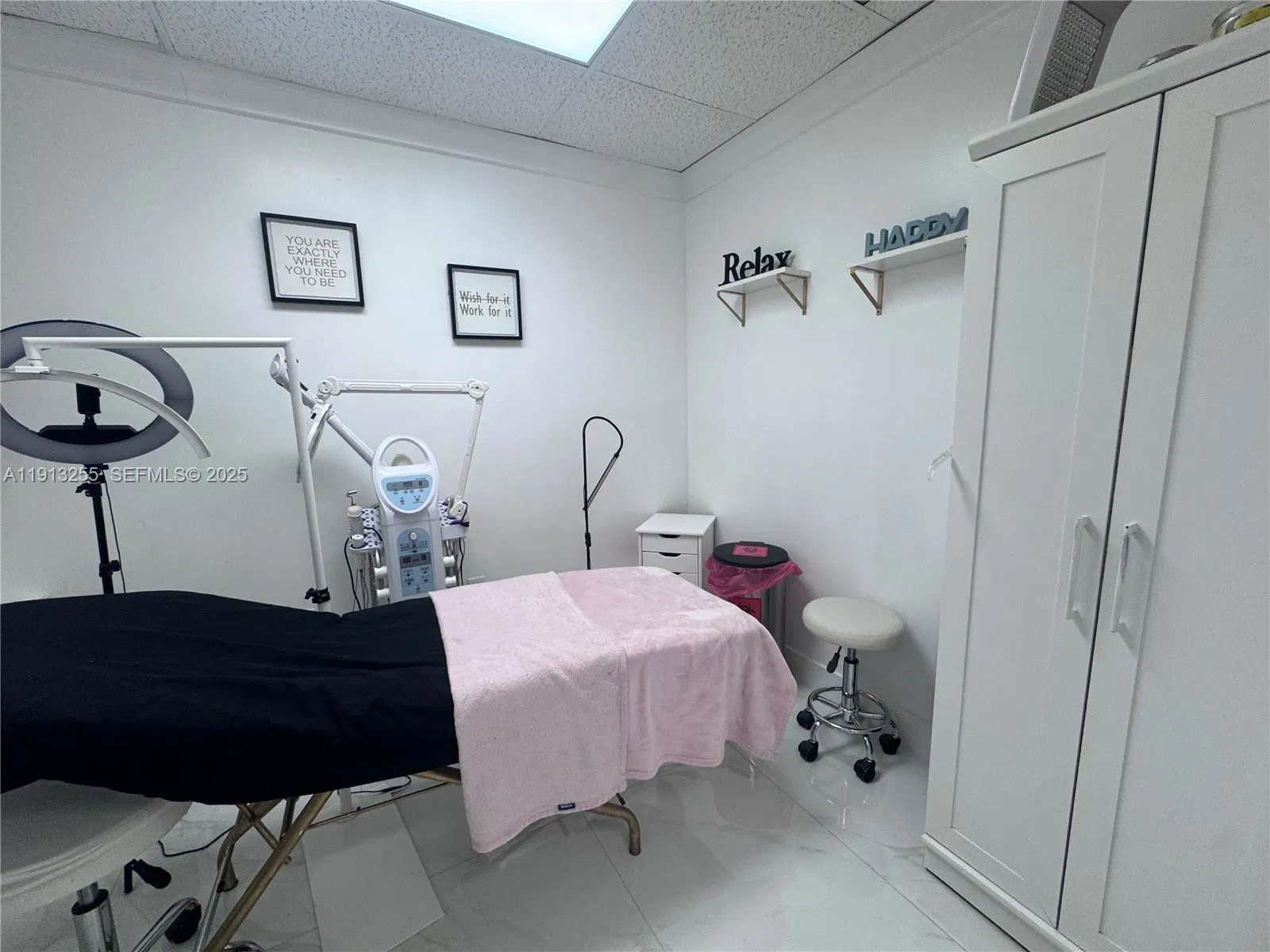 Thriving Hair Salon with a Rapidly Growing Customer Base