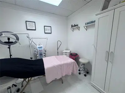 Thriving Hair Salon with a Rapidly Growing Customer Base