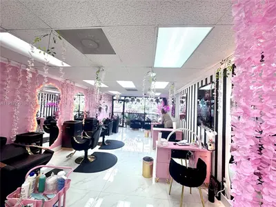 Thriving Hair Salon with a Rapidly Growing Customer Base