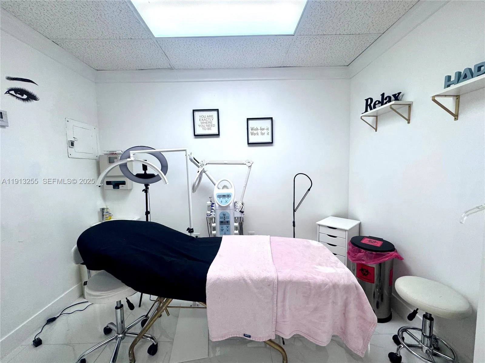 Thriving Hair Salon with a Rapidly Growing Customer Base