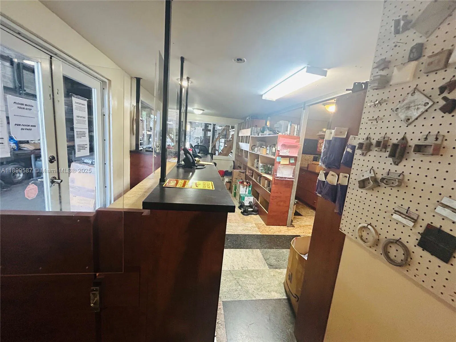 Established Aluminum Fence and Gate Manufacturer with Turnkey Operations