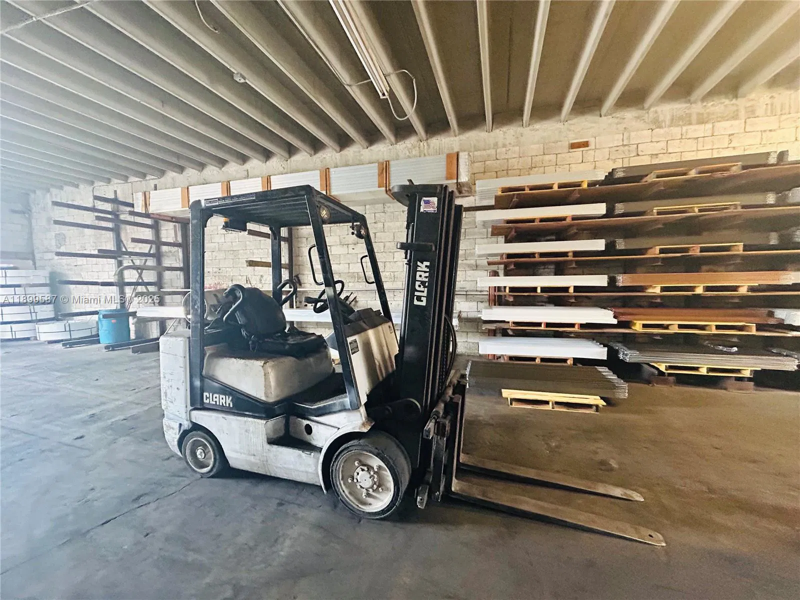 Established Aluminum Fence and Gate Manufacturer with Turnkey Operations