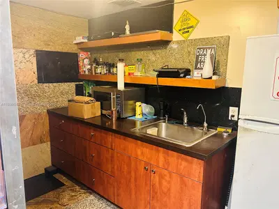 Established Aluminum Fence and Gate Manufacturer with Turnkey Operations