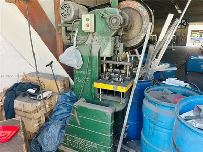 Established Aluminum Fence and Gate Manufacturer with Turnkey Operations