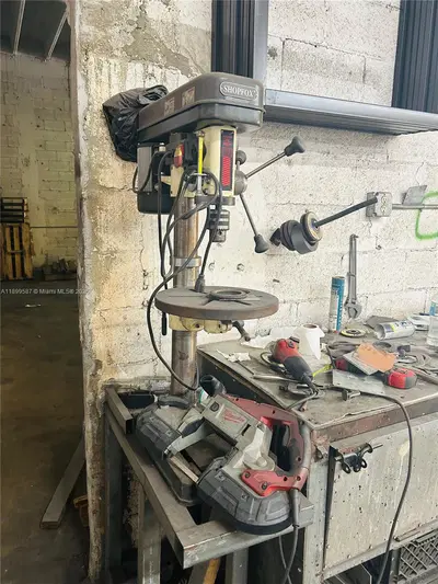 Established Aluminum Fence and Gate Manufacturer with Turnkey Operations