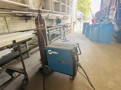 Established Aluminum Fence and Gate Manufacturer with Turnkey Operations