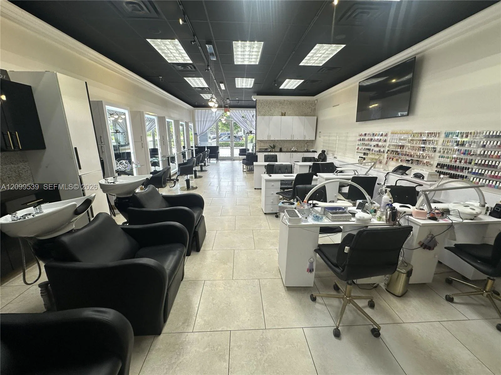 Turnkey Salon FFE with Custom Finishes
