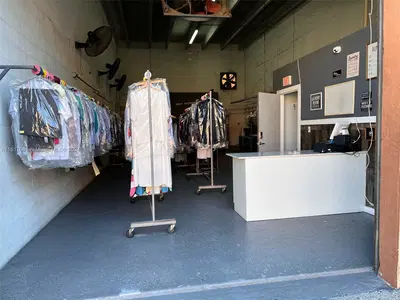 Established Laundry Service with Loyal Clientele