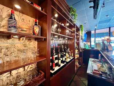 Turnkey Wine and Beer Lounge in Prime Location