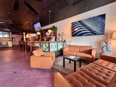 Turnkey Wine and Beer Lounge in Prime Location