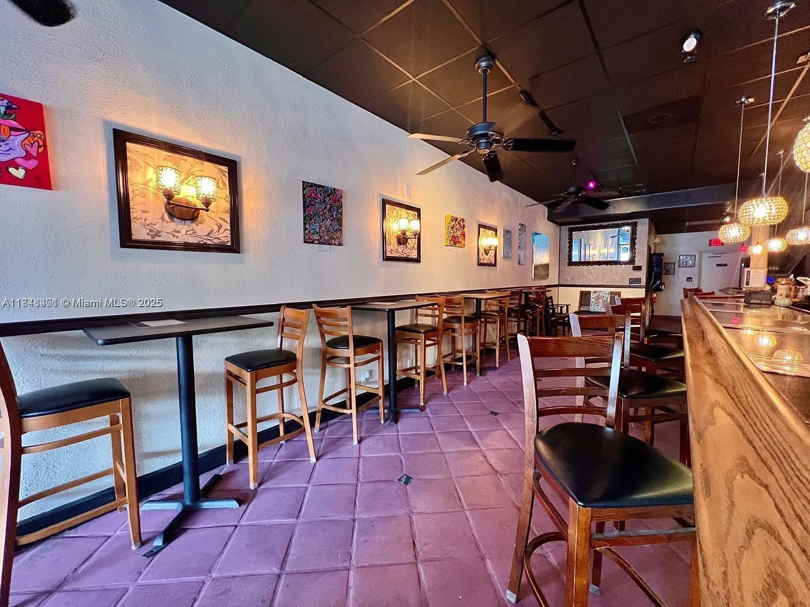 Turnkey Wine and Beer Lounge in Prime Location