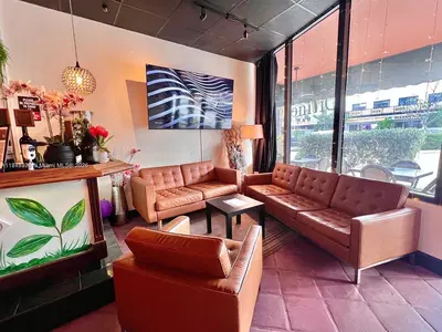 Turnkey Wine and Beer Lounge in Prime Location