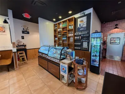 Established Restaurant in a Vibrant Miramar Neighborhood