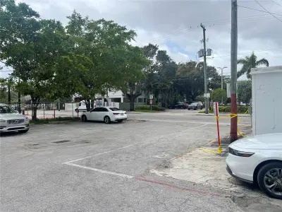 Prime Commercial Space with High Foot Traffic on Calle Ocho