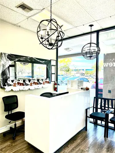 Thriving Hair Salon with Consistent Foot Traffic