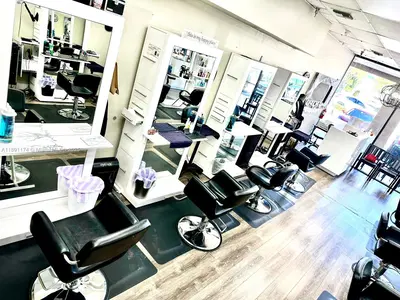 Thriving Hair Salon with Consistent Foot Traffic