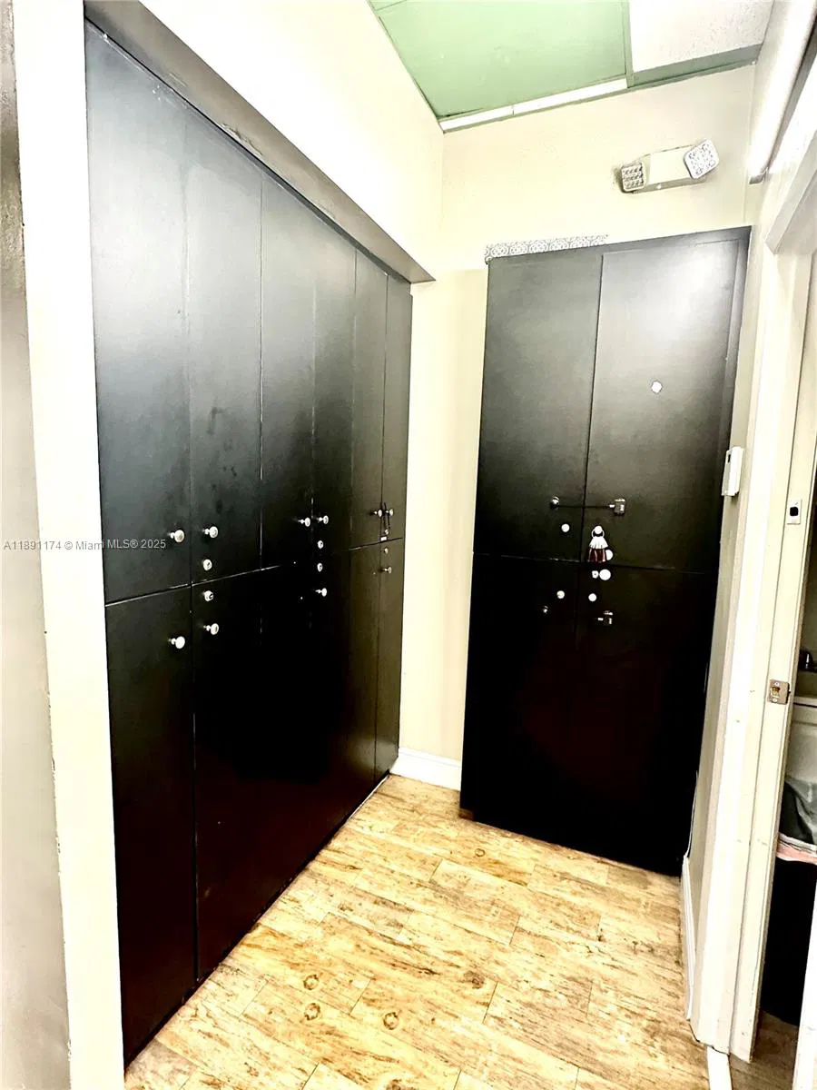 Thriving Hair Salon with Consistent Foot Traffic